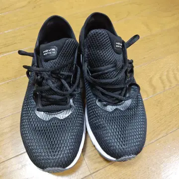 NOVABLAST 블랙 스니커즈