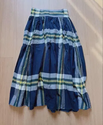 새상품급 BEAMS BOY 빅 타탄 체크 서큘러 스커트 네이비
