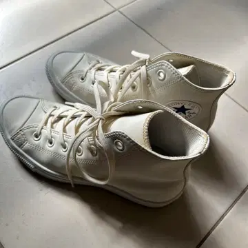 1회 사용 CONVERSE ALL STAR 화이트 스니커즈 24.5