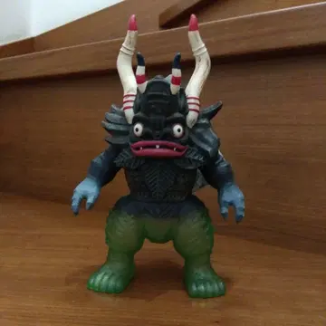 울트라맨 피규어 뿔 포함 약 15cm