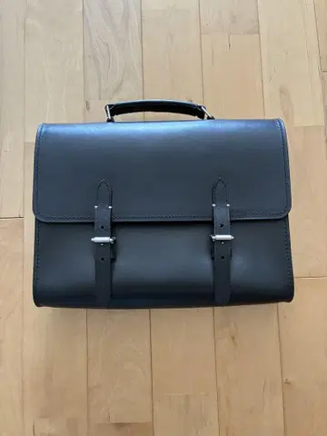 화이트하우스코 x 마가렛호웰 사첼백