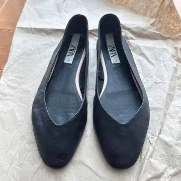 ZARA 소프트 레더 슈즈 블랙
