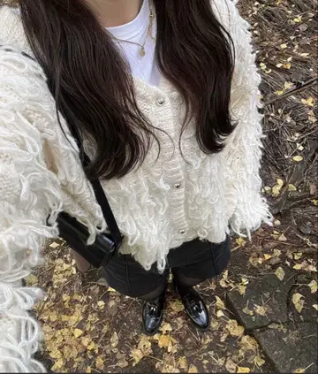 nelliy. 루프 프린지 숏 가디건