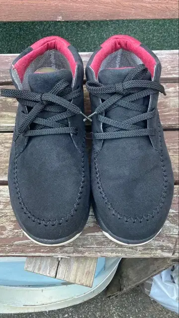 컬럼비아 스웨이드 스니커즈