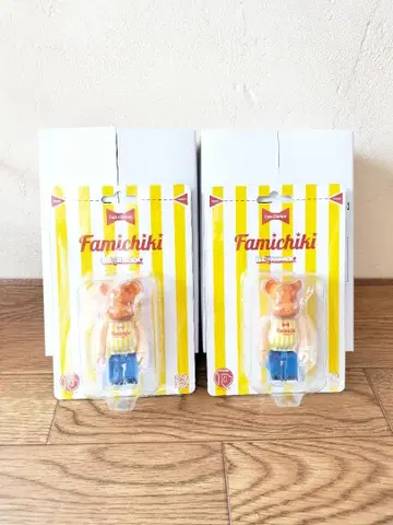 미개봉 새상품 BE@RBRICK 파미치키 100% 베어브릭 패밀리마트