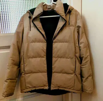 GU 베이지 후드 부착 다운 자켓