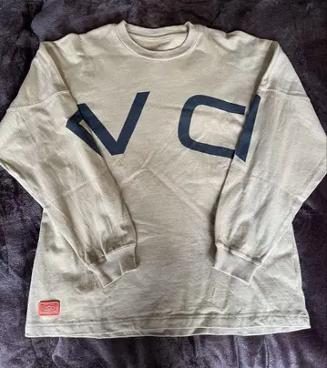 RVCA 베이지 긴팔 T셔츠 M