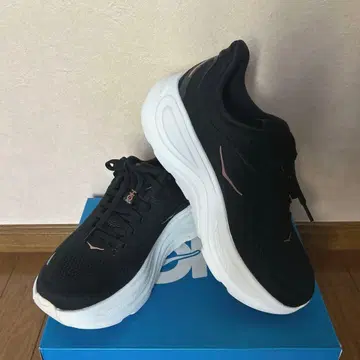 HOKA 신발
