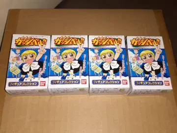 골드 컬러의 갓슈 피규어 컬렉션 4개 세트 반다이