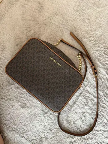 MICHAEL KORS 브라운 숄더백