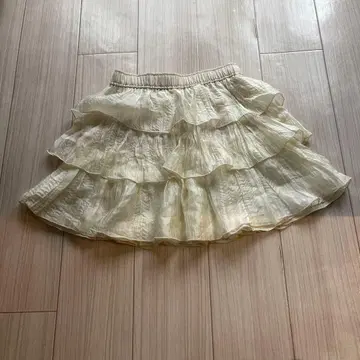kastane 아이보리 프릴 플레어 스커트
