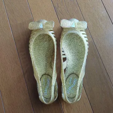 페라가모 러버 골드 리본 샌들