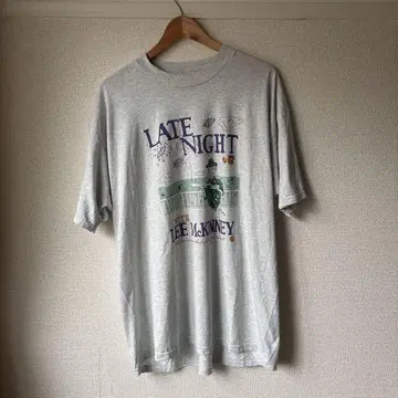그레이 T셔츠 LATE NIGHT LEE McKINNEY