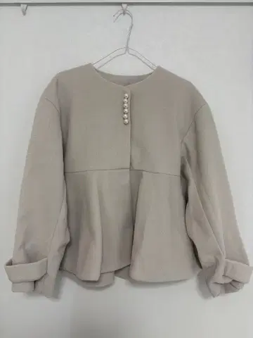 베이지 노카라 자켓 코트 펄 버튼 포함