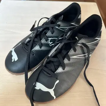Puma 축구화 블랙/화이트