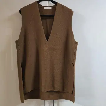 LOHEN 브라운 V넥 니트 베스트