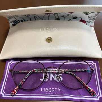 JINS Liberty 안경 꽃무늬 디자인