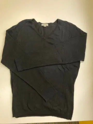 MEN'S TEGANAS V넥 스웨터 M 사이즈