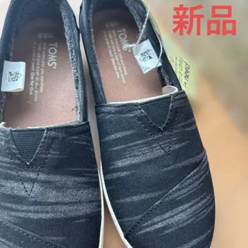 TOMS 블랙 슬립온 W6.5 23.5cm