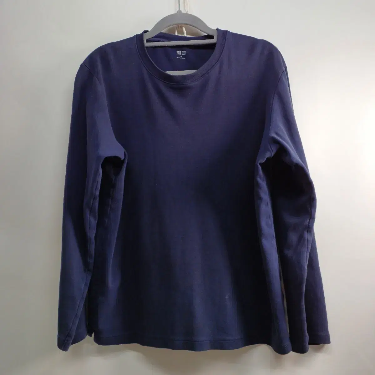 Uniqlo Navy Plain Long Sleeve T-shirt Size 95 Spring Gaeul 510532