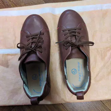 Regatta Walker 브라운 레이스업 스니커즈
