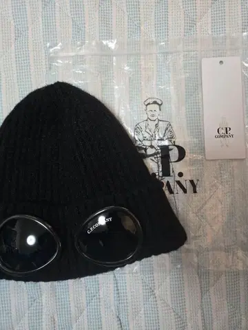 CP company c.p.company 고글 비니 니트 모자