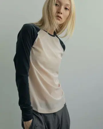 [새상품] 안느크 셰어벨루어 베이스볼 티셔츠