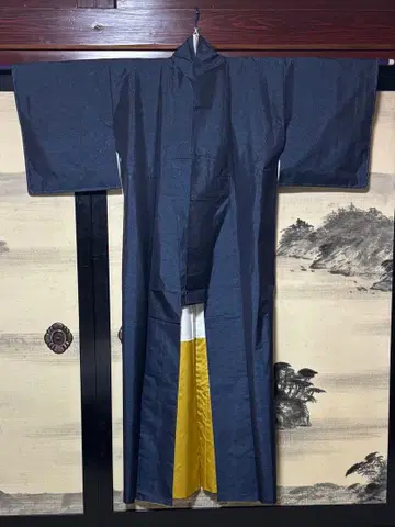 오시마 명주 네이비 컬러 꽃무늬 기모노 시츠케츠키