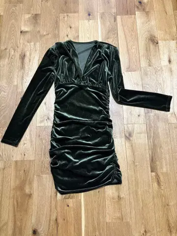 다크 그린 벨벳 미니 원피스