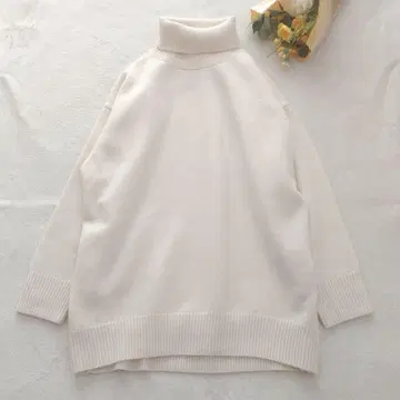 컨디션 최상 21AW 에브르 엑스트라 파인 울 터틀넥 니트 화이트