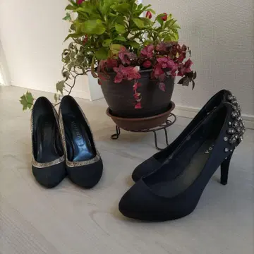 DIANA 다이애나 뱀 엠보와 비쥬 장식 하이힐 2켤레