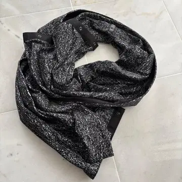 Lululemon 버튼 달린 스톨