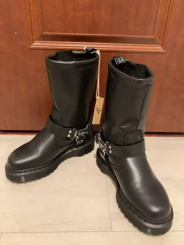 닥터마틴 풀온 부츠 23cm