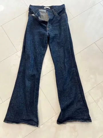MOUSSY 다크 블루 부츠컷 데님