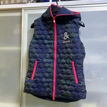 and per se 후드 부착 리버서블 네이비 카모플라쥬 베스트