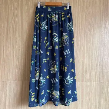 TITICACA 티티카카 롱 스커트 플레어 올 패턴 디자인 네이비