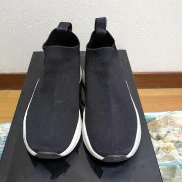 +diana 블랙 x 실버 경량 니트 슬립온 스니커즈 23.5cm