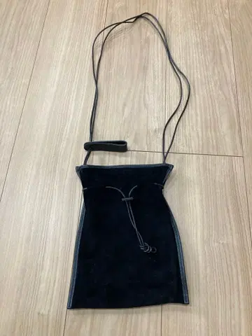 도노 블랙 스웨이드 사코슈 백