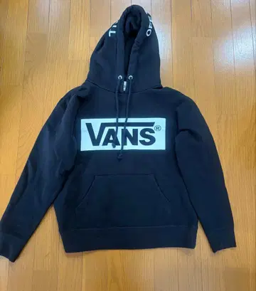 VANS 블랙 후드 부착 후드티