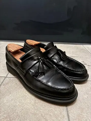 Dr.Martens ADRIAN 태슬 로퍼 UK9