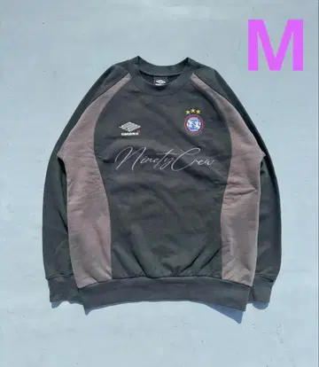 9090 x umbro 엠블럼 크루넥 스웨트