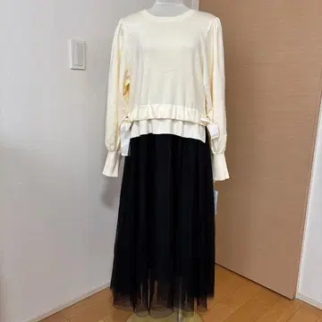 택 포함 새상품 도스 디오사스 니트 튤 도킹 원피스 2024AW