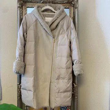 새상품급! Ketty Cherie 무스탕 절개 다운 코트