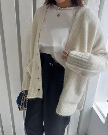 bow.a 보우에 알파카 가디건 white