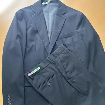 GU 블랙 수트