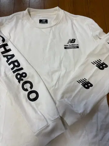 chari&co x NEW balance 콜라보 롱T