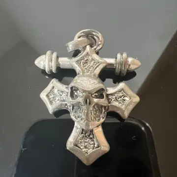 스컬 크로스 목걸이 탑