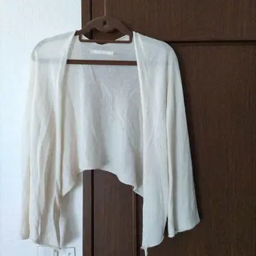 PRISTINE 아이보리 긴팔 가디건