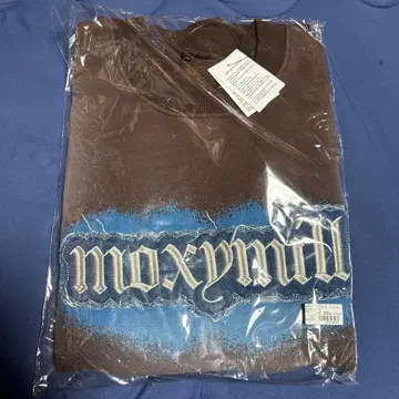 moxymill 상의 브라운