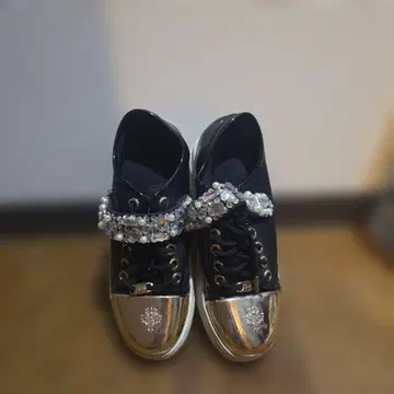 rady 비쥬 장식 블랙 스니커즈